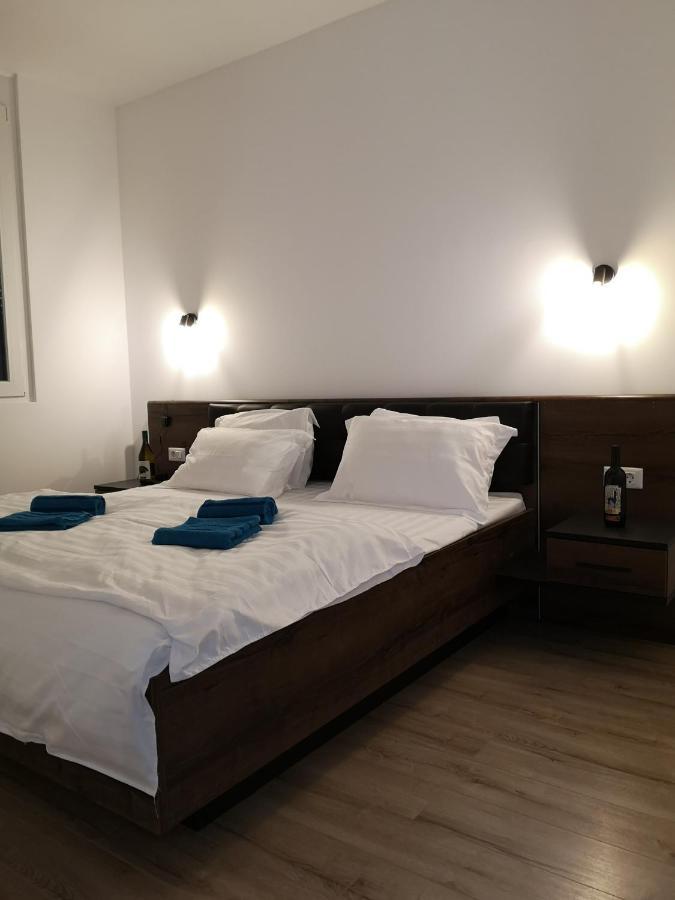 Ared-Atrium Mall Chrysflatty3 Premium Apartment 60Mp Arad Kültér fotó