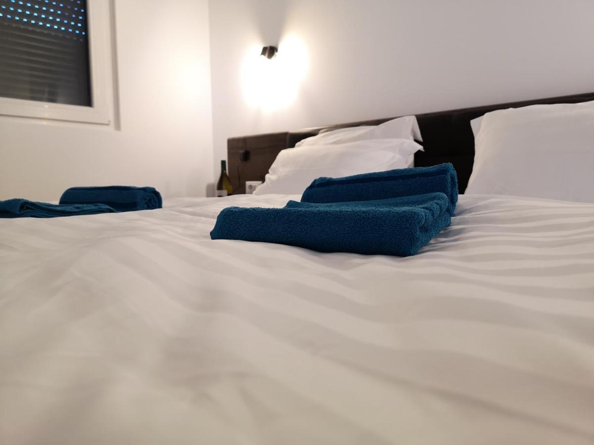 Ared-Atrium Mall Chrysflatty3 Premium Apartment 60Mp Arad Kültér fotó