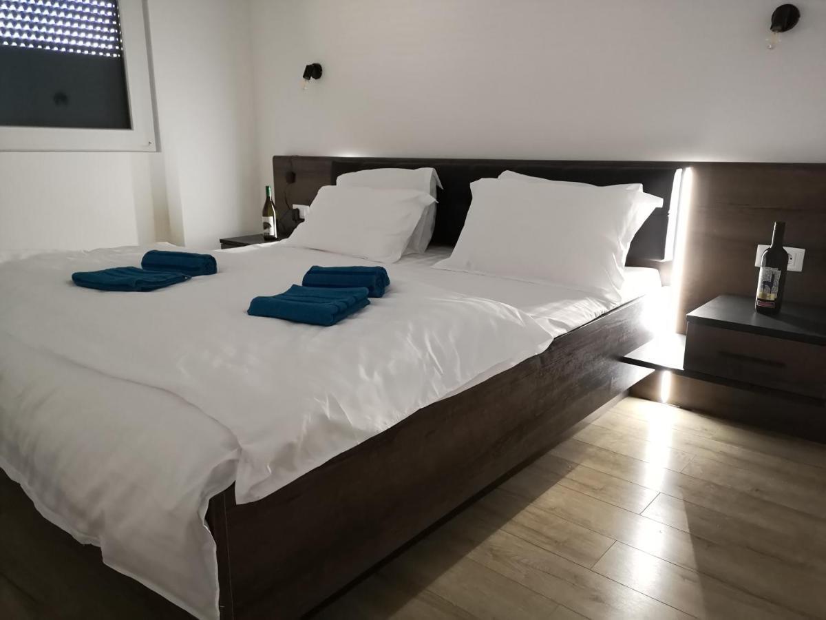 Ared-Atrium Mall Chrysflatty3 Premium Apartment 60Mp Arad Kültér fotó