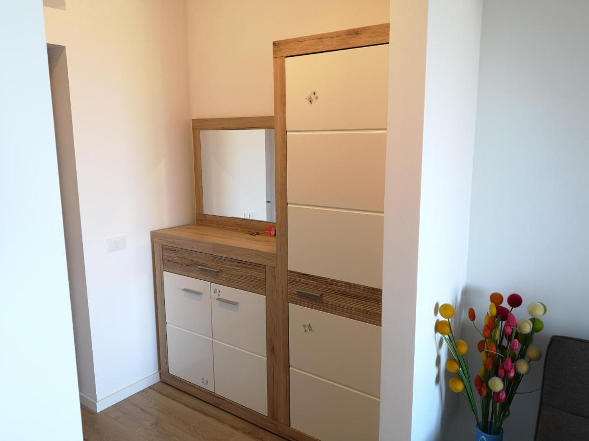 Ared-Atrium Mall Chrysflatty3 Premium Apartment 60Mp Arad Kültér fotó